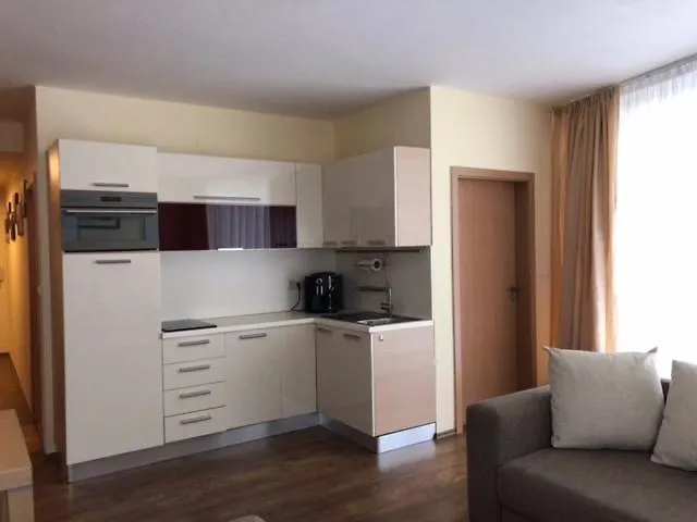 Priamo Na Svahu *